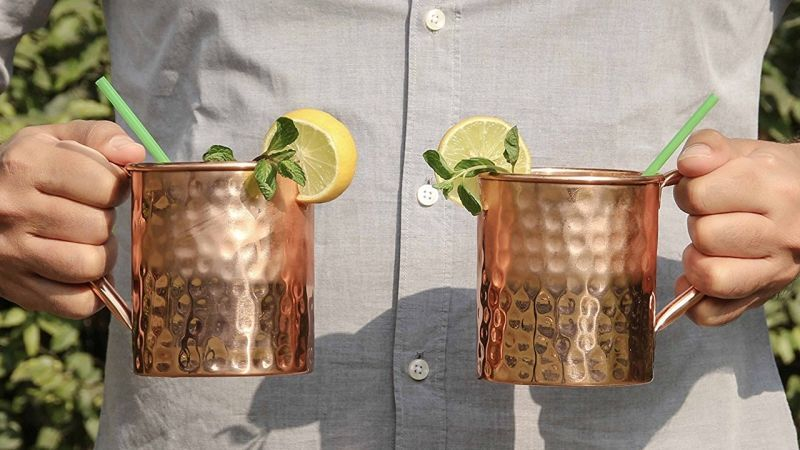 Dos vasos de cobre hechos con martillo, $16 con código NET45OFF